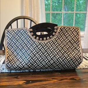 Chic Black and Cream Geometric Straw Woven Black Wooden Handle Bag Tote